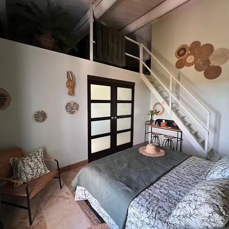 La Bastide De Grosille Bed & Breakfast Savasse